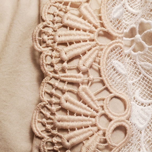 EXPRESS. BEIGE. PEASANT TOP, LIKE NEW, MEDIUM, CROP - Picture 4 of 6